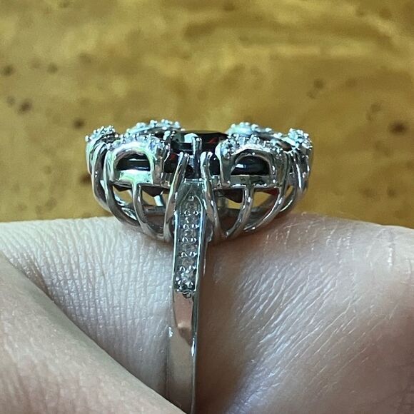 Artistic Natural Red Garnet Sterling Silver Cocktail Ring Size 6 - Picture 3 of 9